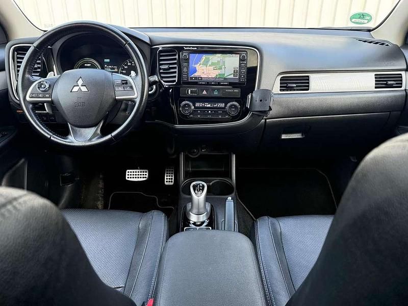 Occasion Mitsubishi Outlander P-HEV Instyle 121 PK (88 kW) 2013 Grijs (metallic) SUV