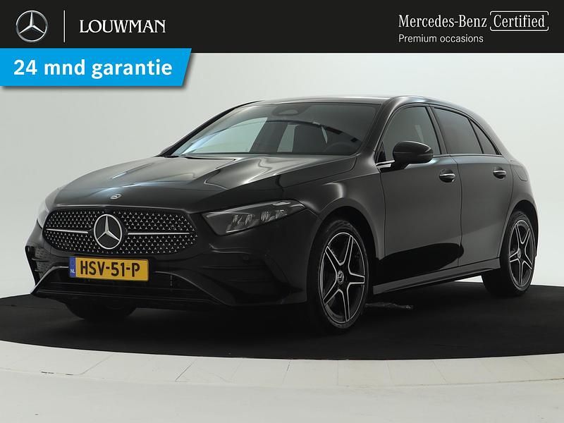 Zwart Gebruikt 2023 Mercedes A250 AMG line Hatchback | € 35.945 (Eerlijke prijs) - Afbeelding 1/3