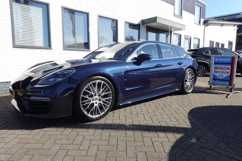 Blauw, metallic lak Gebruikt 2022 Porsche Panamera Platinum Edition Sedan | € 119.950 - Afbeelding 1/4