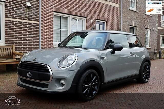 Grijs Gebruikt 2017 Mini ONE Business Hatchback | € 11.450 (Eerlijke prijs) - Afbeelding 1/4