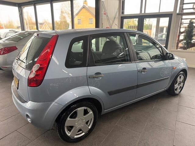 Occasion Ford Fiesta Futura 80 PK (58 kW) 2006 Blauw (metallic) Hatchback