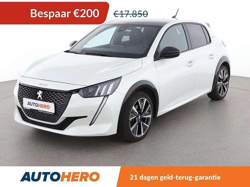 Wit Gebruikt 2020 Peugeot 208 GT-line Hatchback | € 17.849 (Eerlijke prijs) - Afbeelding 1/3