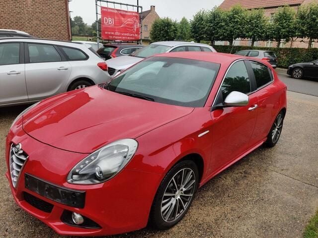 Occasion Alfa Romeo Giulietta Exclusive 2015 Rood Hatchback