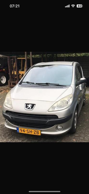 Gebruikt 2006 Peugeot 1007 Hatchback | € 1.799 (Super prijs) - Afbeelding 1/2