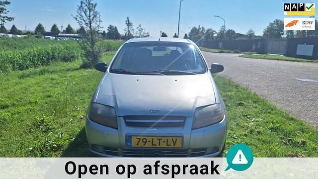 Grijs Gebruikt 2003 Chevrolet Kalos Hatchback | € 995 (Eerlijke prijs) - Afbeelding 1/4