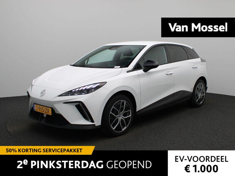 Wit Gebruikt 2023 MG MG4 EV Luxury Hatchback | € 24.495 (Eerlijke prijs) - Afbeelding 1/4