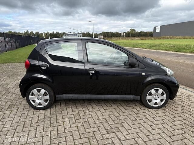 Occasion Toyota Aygo 68 PK (50 kW) 2008 Zwart Hatchback