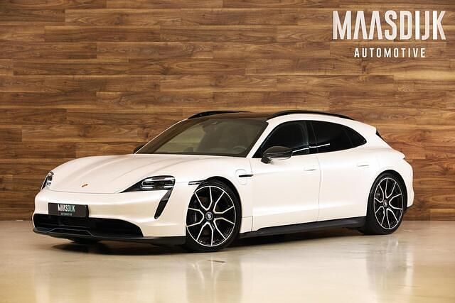 Zwart Occasion 2024 Porsche Taycan Sport Turismo Stationwagen | € 74.740 - Afbeelding 1/3