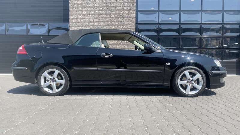 Zwart Gebruikt 2004 Saab 9-3 Cabriolet Vector Cabriolet | € 8.995 (Eerlijke prijs) - Afbeelding 1/4