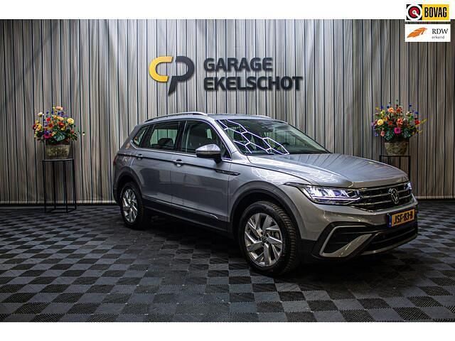 Grijs Occasion 2025 VW Tiguan Allspace Life SUV | € 40.990 - Afbeelding 1/4