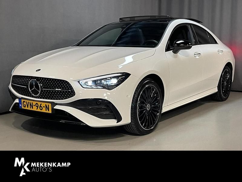 Wit Gebruikt 2023 Mercedes CLA250e AMG line Sedan | € 40.950 (Iets duurder) - Afbeelding 1/4