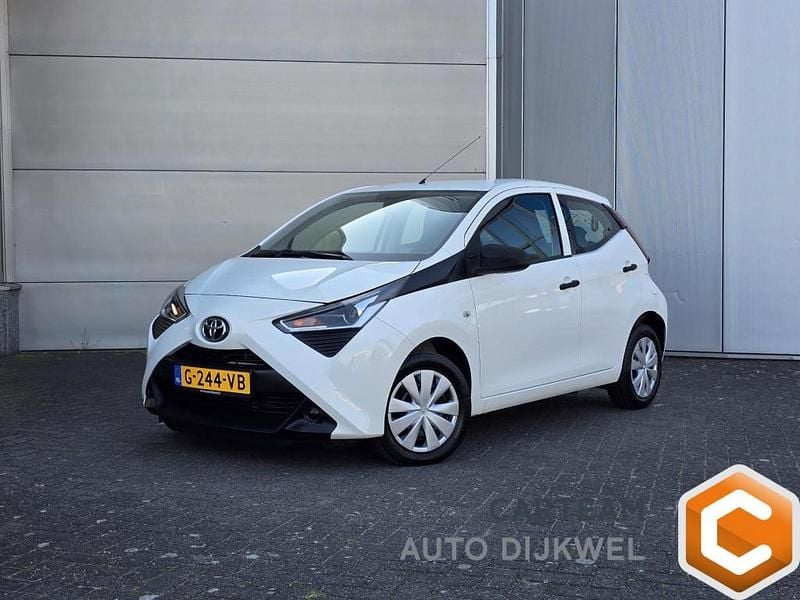 Hatchback Occasion 2020 Toyota Aygo Hatchback | € 9.950 (Eerlijke prijs) - Afbeelding 1/4