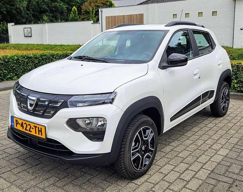 Wit Gebruikt 2022 Dacia Spring Comfort Plus Hatchback | € 10.750 (Eerlijke prijs) - Afbeelding 1/4