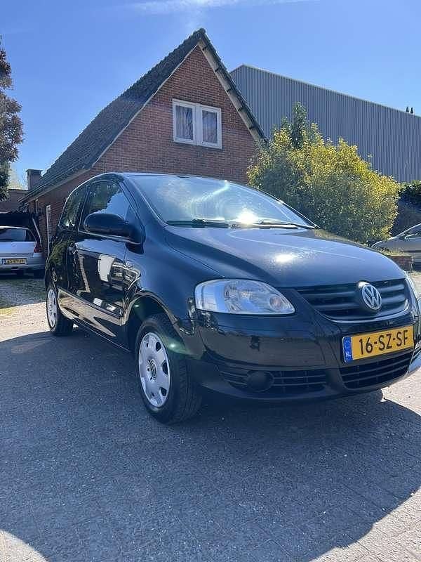 Zwart Gebruikt 2007 VW Fox Trendline Hatchback | € 1.100 (Goede deal) - Afbeelding 1/4
