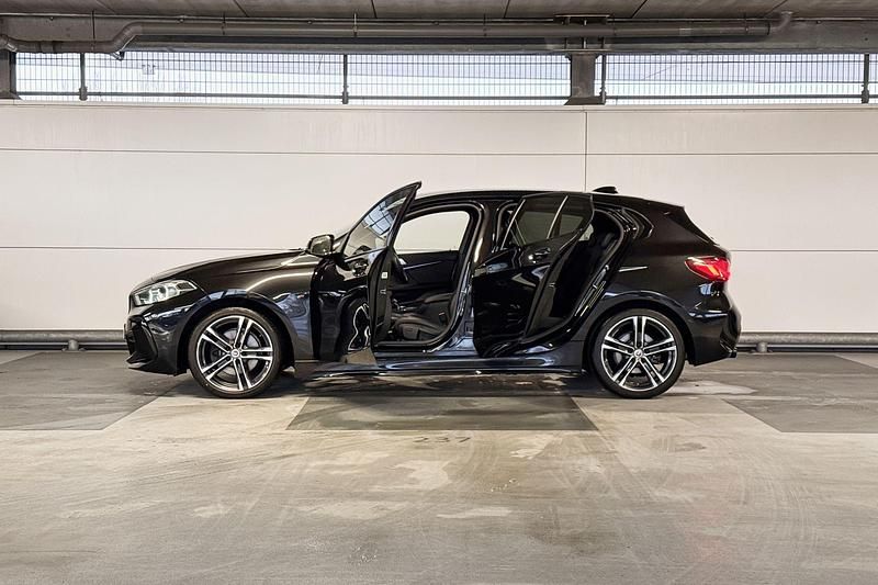 Occasion BMW 118 M Sport 136 PK (100 kW) 2022 Zwart (metallic) Hatchback