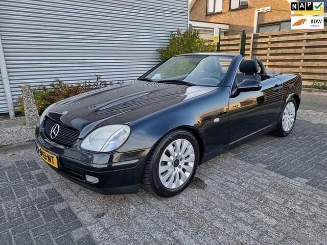 Zwart Gebruikt 1998 Mercedes SLK230 Cabriolet | € 2.950 (Eerlijke prijs) - Afbeelding 1/4