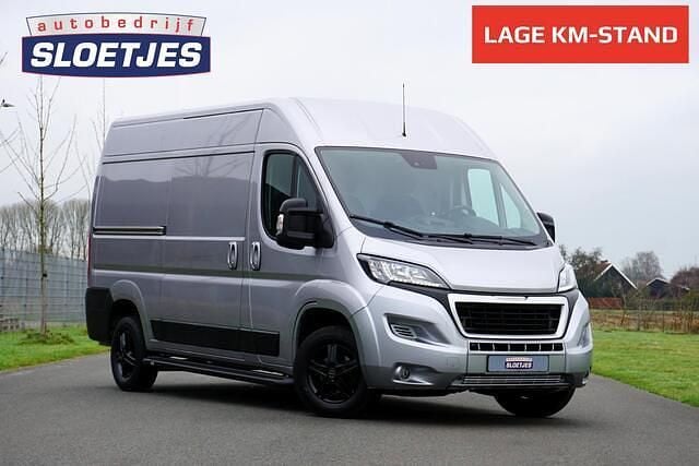 Grijs Gebruikt 2020 Peugeot Boxer Van | € 19.950 (Eerlijke prijs) - Afbeelding 1/4