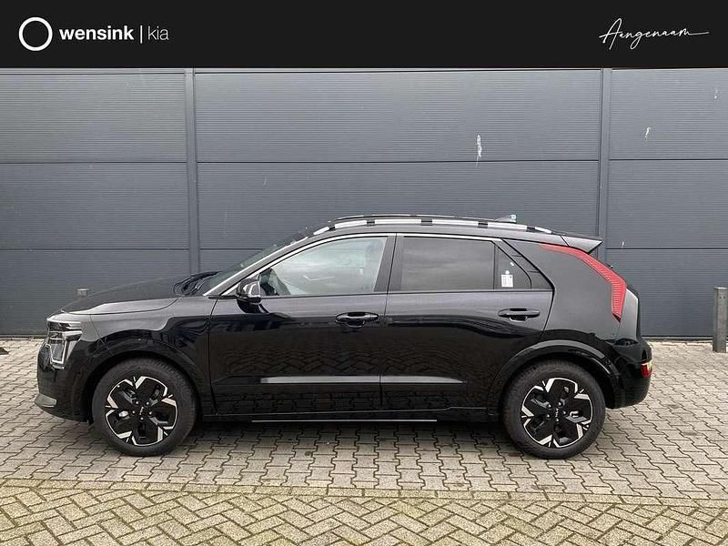 Zwart, metallic lak Nieuw 2024 Kia e-Niro Air SUV | € 43.006 (Eerlijke prijs) - Afbeelding 1/4