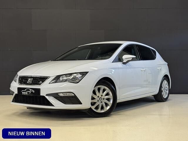 Wit Gebruikt 2018 Seat Leon FR Hatchback | € 12.950 (Goede deal) - Afbeelding 1/4