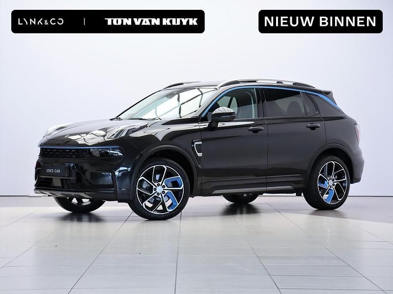 Zwart Gebruikt 2022 Lynk & Co 01 SUV | € 26.950 (Eerlijke prijs) - Afbeelding 1/1