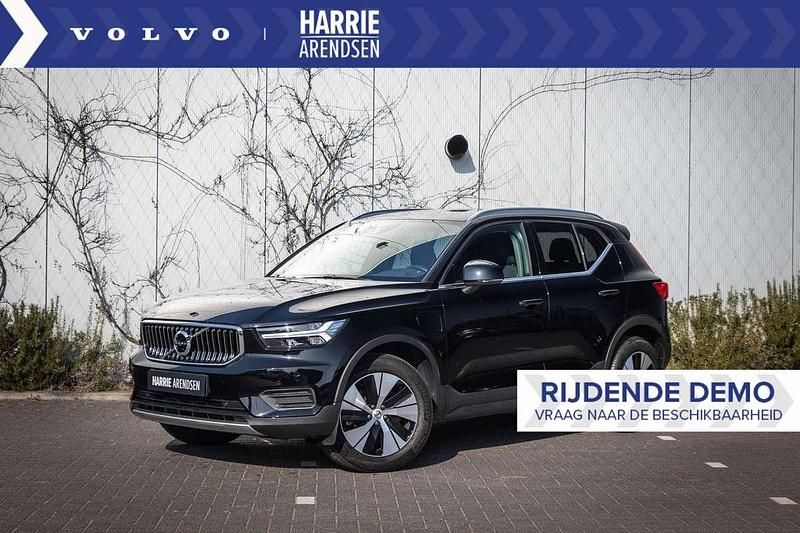 Zwart Gebruikt 2022 Volvo XC40 Inscription SUV | € 31.399 (Super prijs) - Afbeelding 1/4