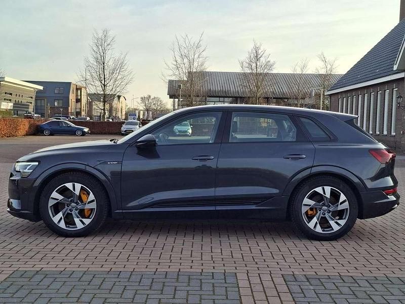 Occasion Audi e-tron Advanced Plus 300 kW (408 PK) 2019 Grijs (metallic) SUV
