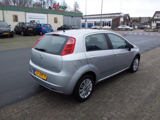 Occasion Fiat Grande Punto Lusso 77 PK (56 kW) 2009 Grijs (metallic) Hatchback