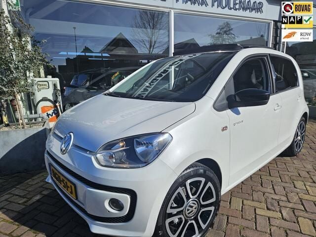 Wit Gebruikt 2014 VW up! Groove Hatchback | € 9.950 (Duur) - Afbeelding 1/4