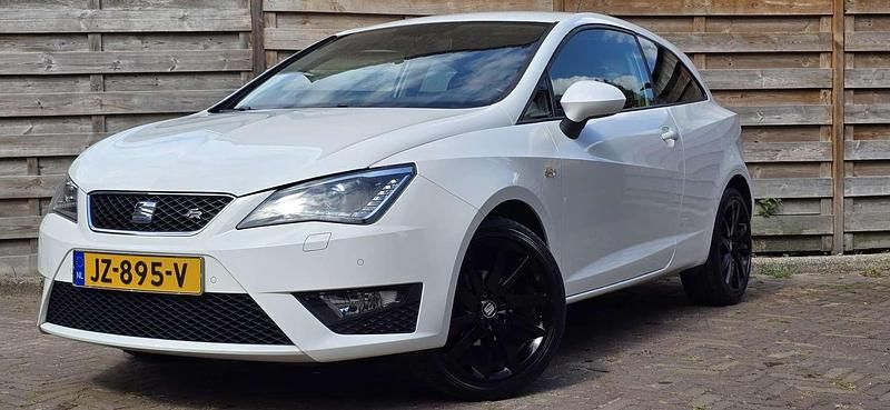 Wit Gebruikt 2016 Seat Ibiza FR Hatchback | € 8.500 (Eerlijke prijs) - Afbeelding 1/4
