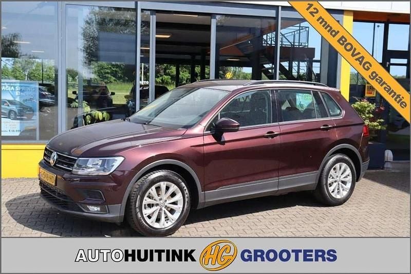 Rood, metallic lak Gebruikt 2018 VW Tiguan Comfortline SUV | € 24.990 (Super prijs) - Afbeelding 1/4