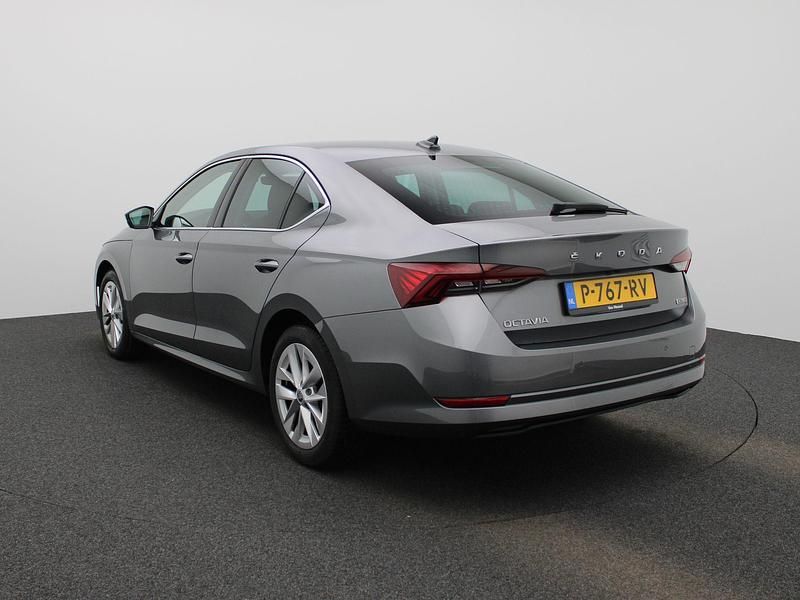 Occasion Skoda Octavia Business Line 110 PK (80 kW) 2022 Grijs Hatchback