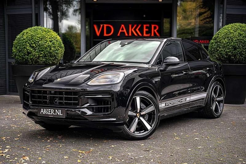 Zwart Gebruikt 2025 Porsche Cayenne SUV | € 139.880 - Afbeelding 1/4
