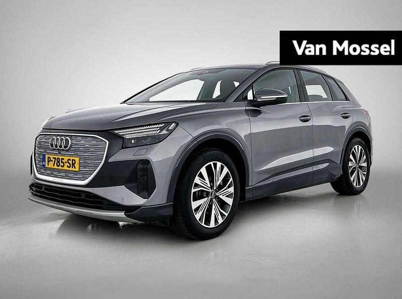 Grijs, metallic lak Occasion 2022 Audi Q4 e-tron Advanced Plus SUV | € 35.400 (Iets duurder) - Afbeelding 1/4