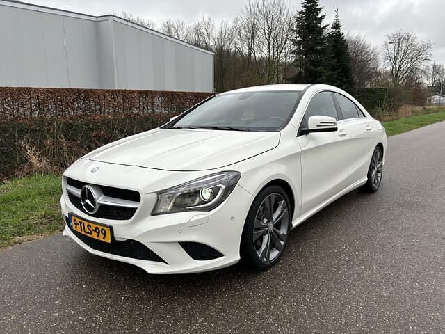 Wit Gebruikt 2014 Mercedes CLA180 Edition 1 Sedan | € 14.650 (Eerlijke prijs) - Afbeelding 1/4