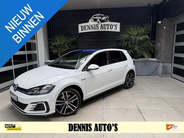 Wit Gebruikt 2020 VW Golf VIII Edition Hatchback | € 24.500 (Eerlijke prijs) - Afbeelding 1/4