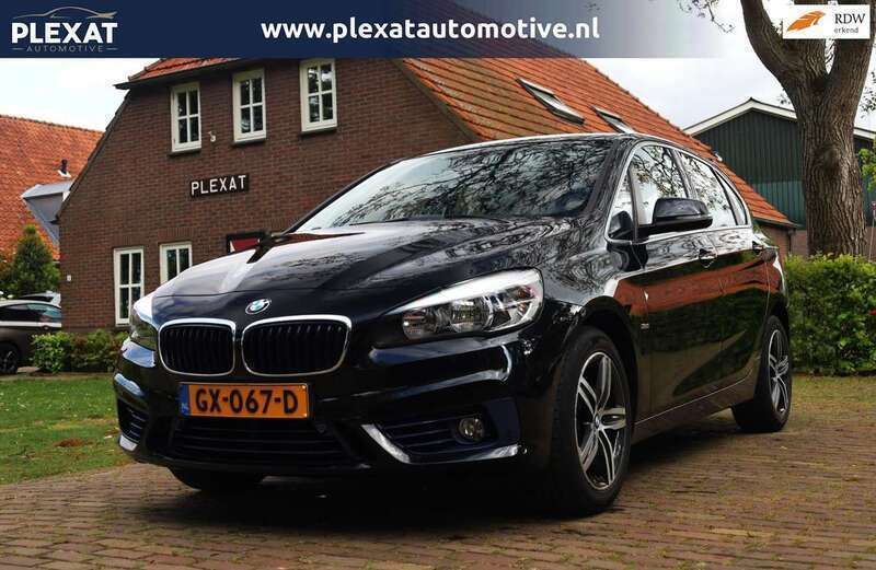 Zwart Gebruikt 2015 BMW 218 Active Tourer Sport Line MPV | € 12.945 (Eerlijke prijs) - Afbeelding 1/4