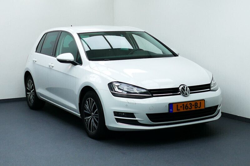 Wit Gebruikt 2016 VW Golf VII Hatchback | € 15.944 (Iets duurder) - Afbeelding 1/4