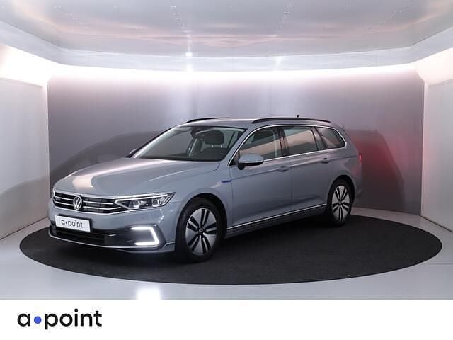 Grijs Gebruikt 2022 VW Passat Business Sedan | € 26.449 (Eerlijke prijs) - Afbeelding 1/3