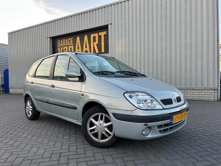 Grijs Occasion 2001 Renault Scénic MPV | € 795 (Eerlijke prijs) - Afbeelding 1/4