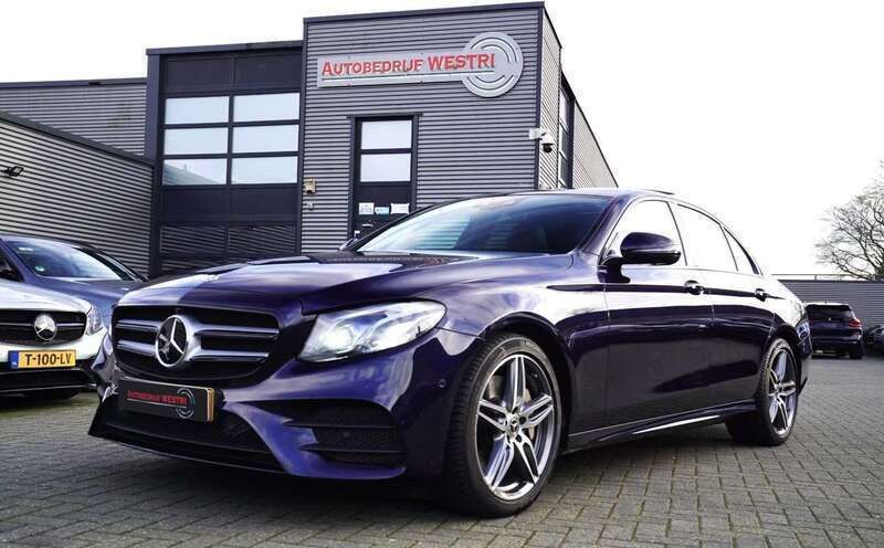 Blauw Gebruikt 2020 Mercedes E350 AMG Sedan | € 38.950 (Duur) - Afbeelding 1/4