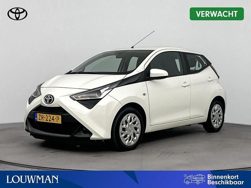 Wit Gebruikt 2019 Toyota Aygo X-play Hatchback | € 10.345 (Eerlijke prijs) - Afbeelding 1/3