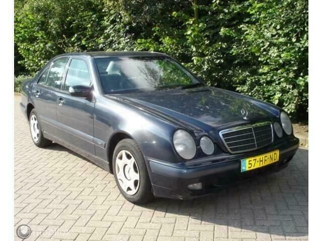 Occasion Mercedes E200 Avantgarde 116 PK (85 kW) 2001 Blauw Sedan