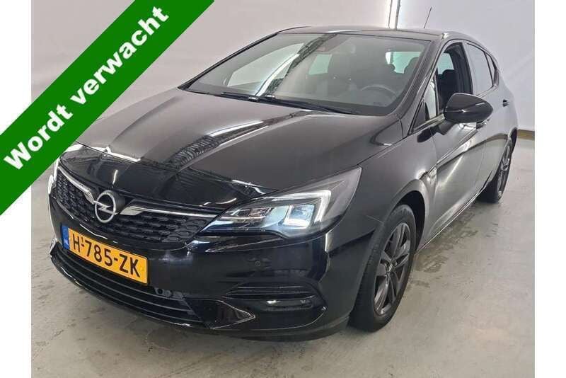 Zwart Gebruikt 2020 Opel Astra Edition Hatchback | € 14.900 (Eerlijke prijs) - Afbeelding 1/4