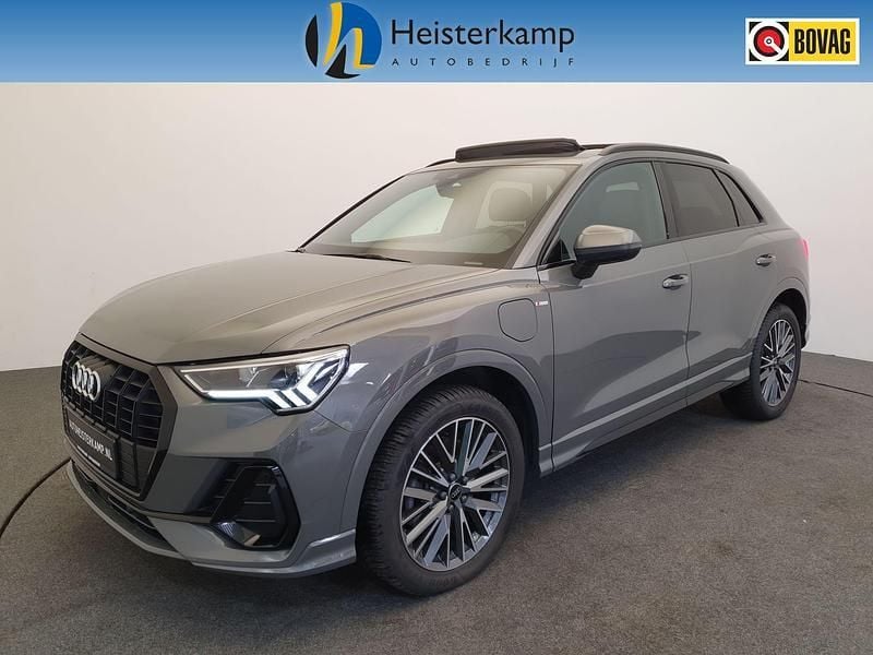 Grijs Gebruikt 2024 Audi Q3 S-Line SUV | € 49.950 (Duur) - Afbeelding 1/2