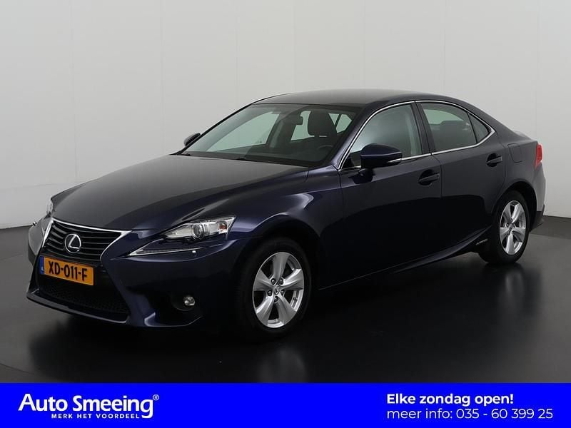 Blauw Gebruikt 2015 Lexus IS300h Sedan | € 15.934 (Goede deal) - Afbeelding 1/4