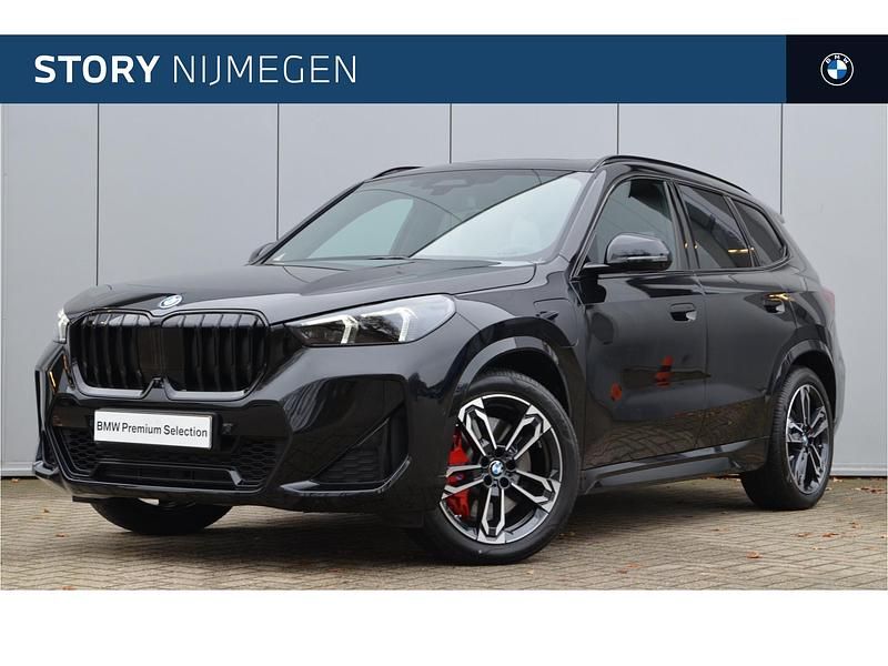 Zwart Occasion 2025 BMW X1 Executive SUV | € 72.227 - Afbeelding 1/4