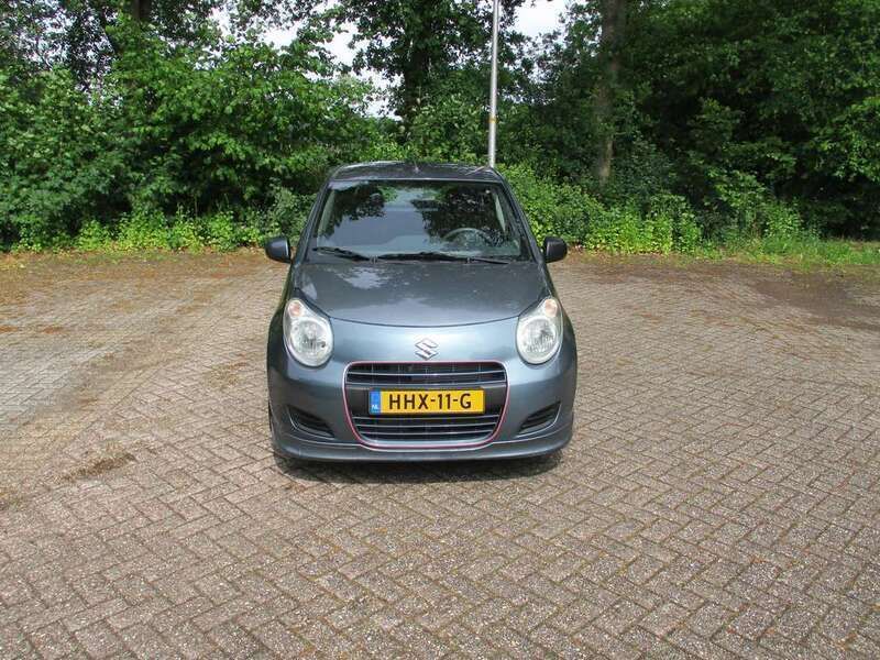 Grijs, metallic lak Gebruikt 2010 Suzuki Alto Comfort Hatchback | € 3.400 (Eerlijke prijs) - Afbeelding 1/4