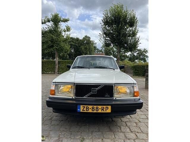 Wit Gebruikt 1991 Volvo 240 Stationwagen | € 14.900 - Afbeelding 1/4