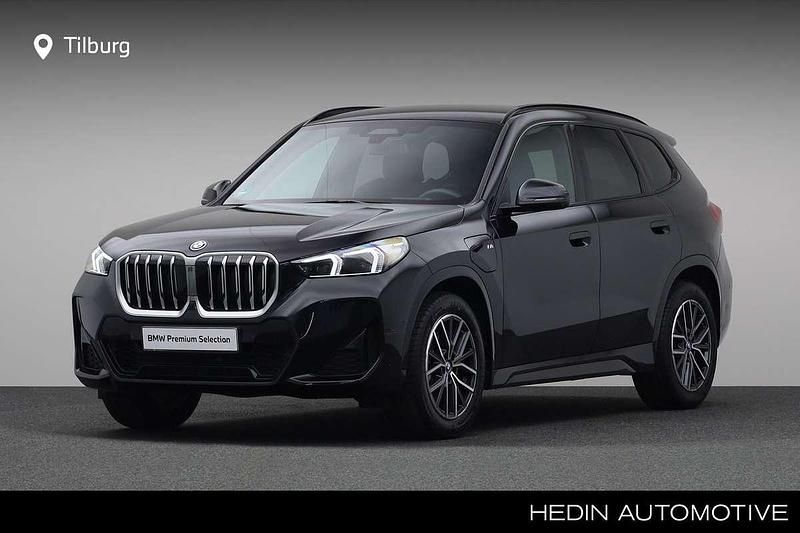 Zwart Occasion 2025 BMW X1 Comfort Edition SUV | € 53.880 (Iets duurder) - Afbeelding 1/4