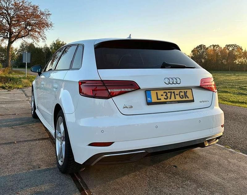 Wit Gebruikt 2017 Audi A3 e-tron Hatchback | € 11.450 (Goede deal) - Afbeelding 1/4
